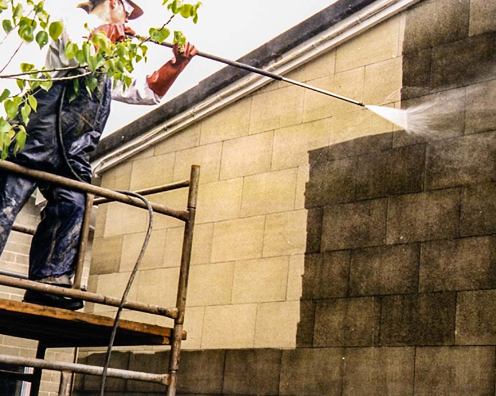 Reinigen gevels door Vibor Hellevoetsluis